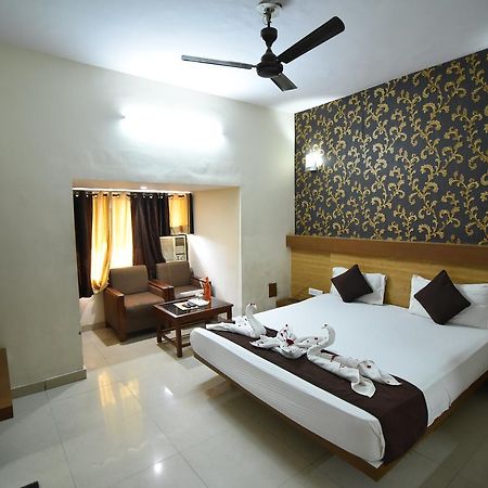 Hotel Vaishnavi Jaipur Exteriör bild
