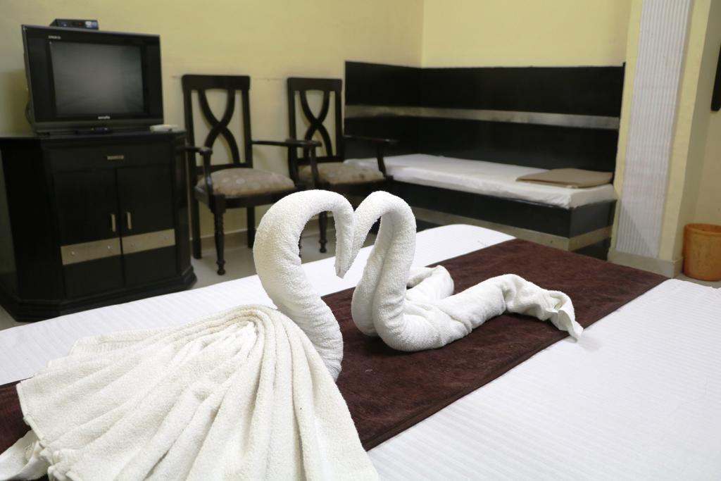 Hotel Vaishnavi Jaipur Exteriör bild