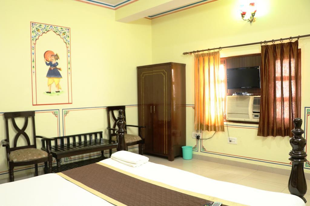 Hotel Vaishnavi Jaipur Exteriör bild