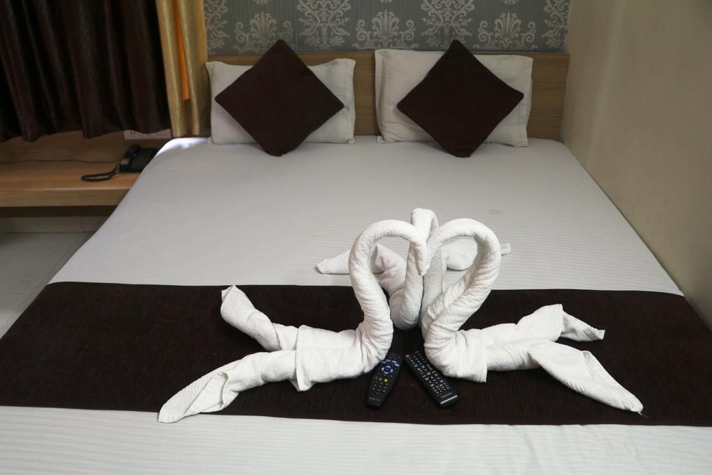 Hotel Vaishnavi Jaipur Exteriör bild