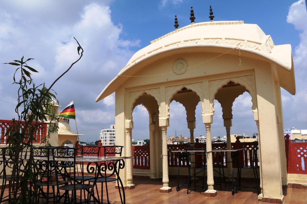 Hotel Vaishnavi Jaipur Exteriör bild