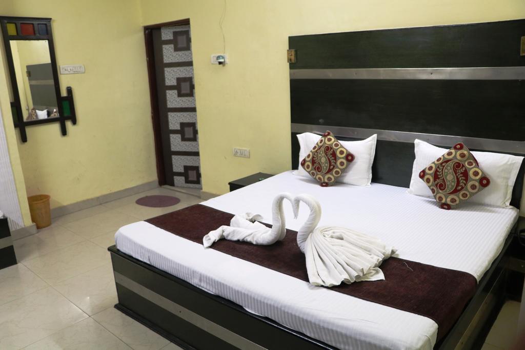Hotel Vaishnavi Jaipur Exteriör bild