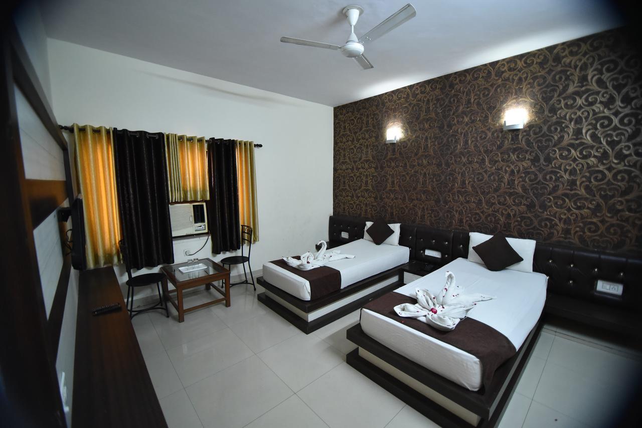 Hotel Vaishnavi Jaipur Exteriör bild