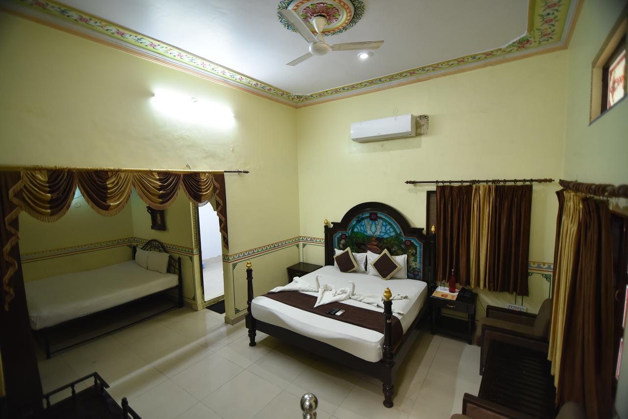 Hotel Vaishnavi Jaipur Exteriör bild