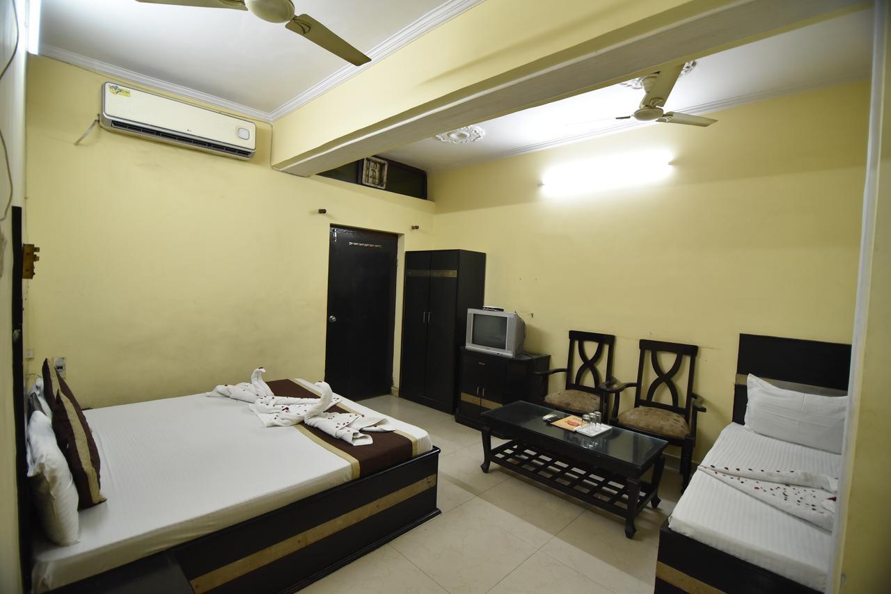 Hotel Vaishnavi Jaipur Exteriör bild
