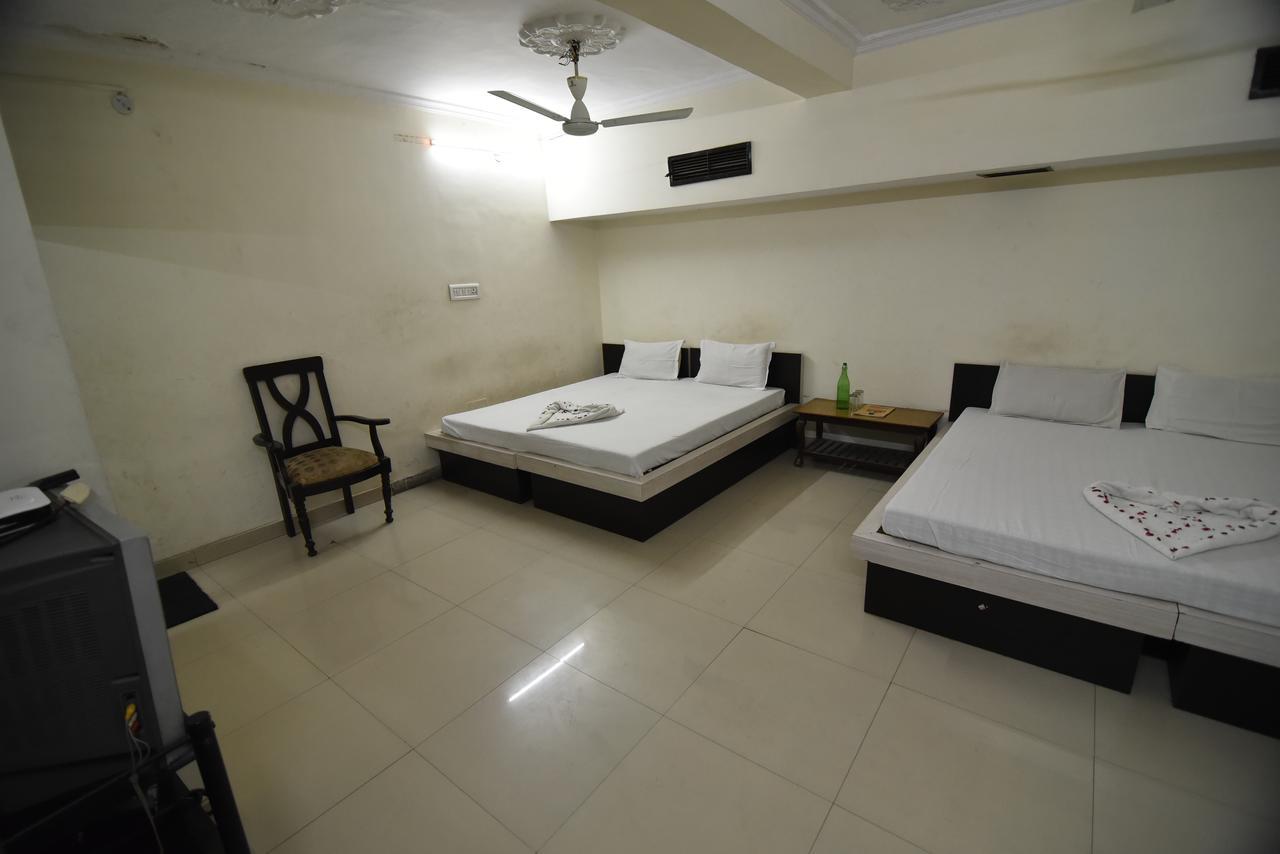 Hotel Vaishnavi Jaipur Exteriör bild