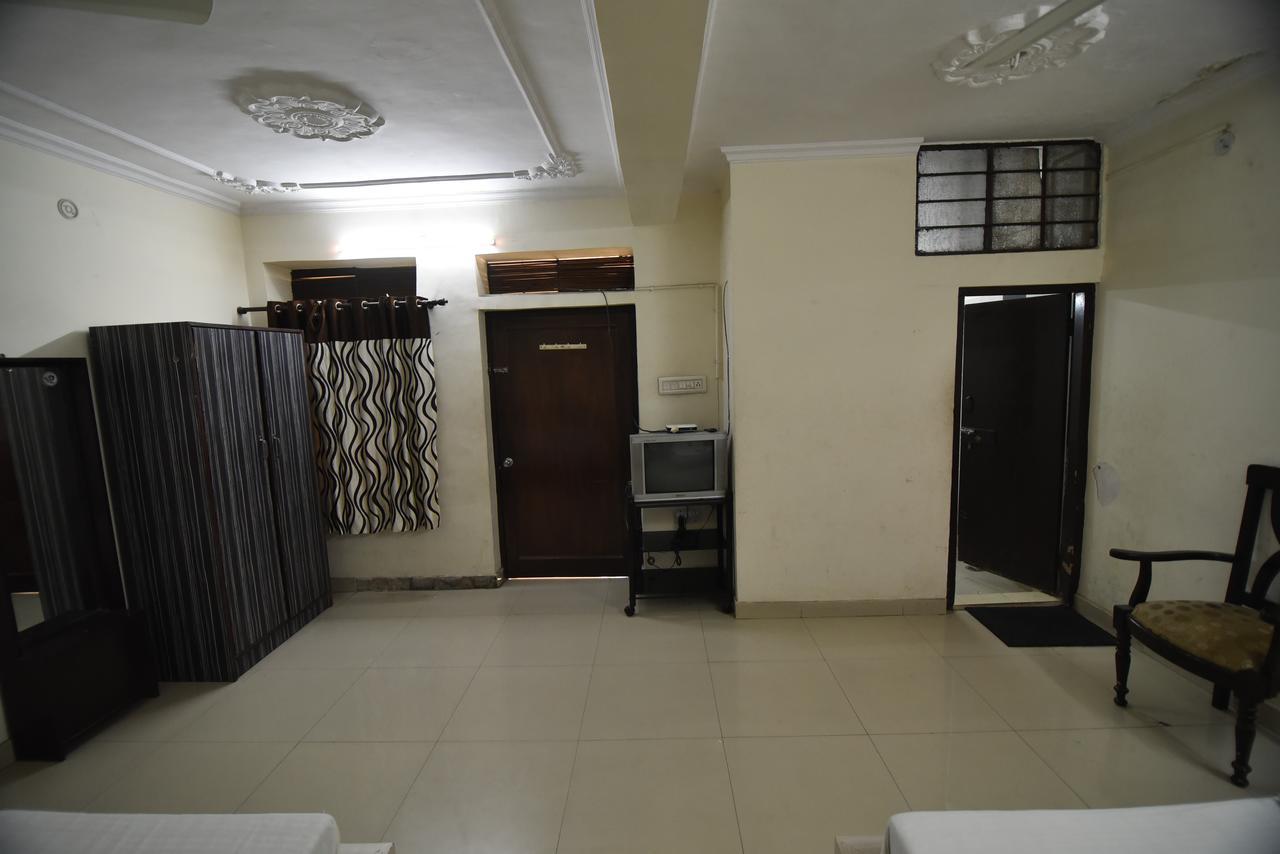 Hotel Vaishnavi Jaipur Exteriör bild