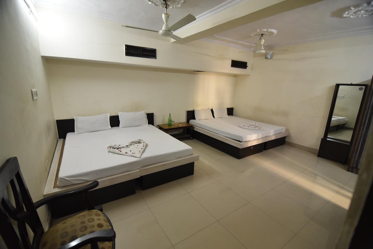 Hotel Vaishnavi Jaipur Exteriör bild