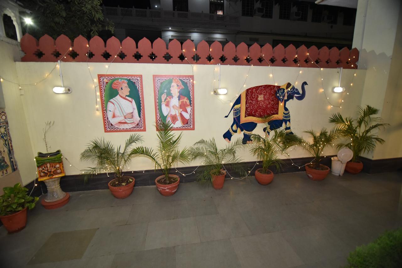 Hotel Vaishnavi Jaipur Exteriör bild