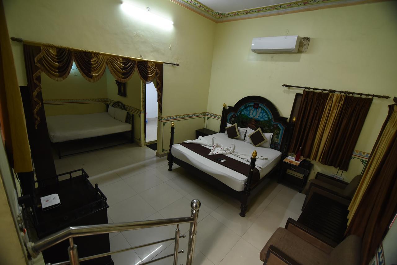 Hotel Vaishnavi Jaipur Exteriör bild